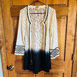 Gimmicks Buckle Cream Lace Open Front ombré Duster by BKE Size Large